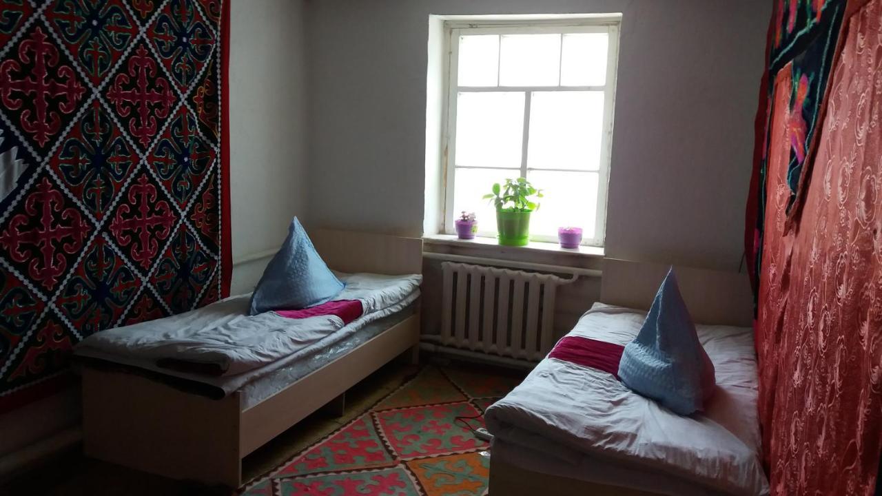 Happy Hostel In Kochkor מראה חיצוני תמונה