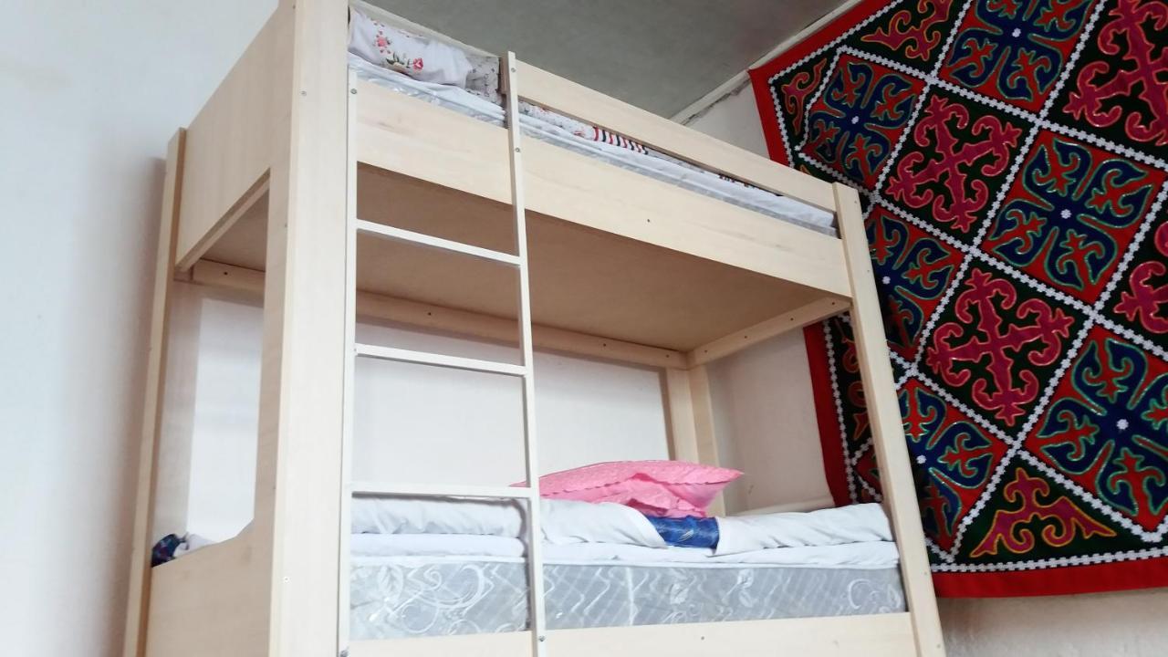 Happy Hostel In Kochkor מראה חיצוני תמונה
