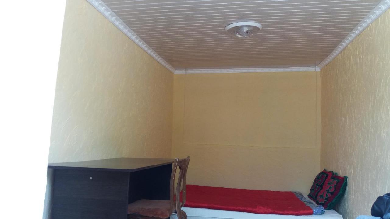 Happy Hostel In Kochkor מראה חיצוני תמונה