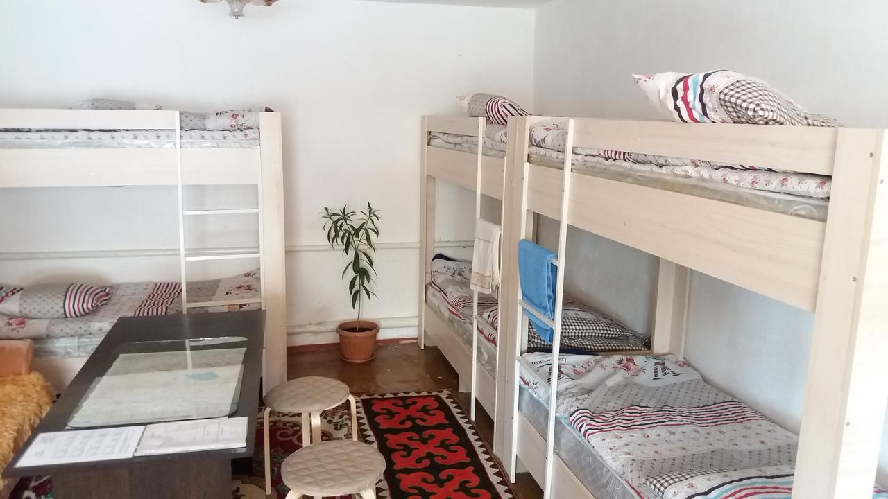 Happy Hostel In Kochkor מראה חיצוני תמונה