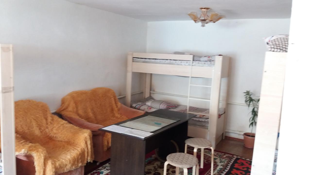 Happy Hostel In Kochkor מראה חיצוני תמונה