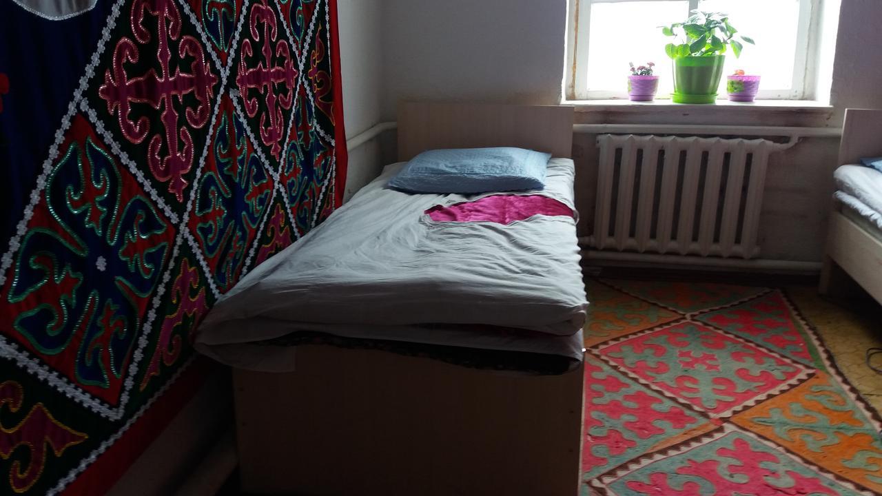 Happy Hostel In Kochkor מראה חיצוני תמונה