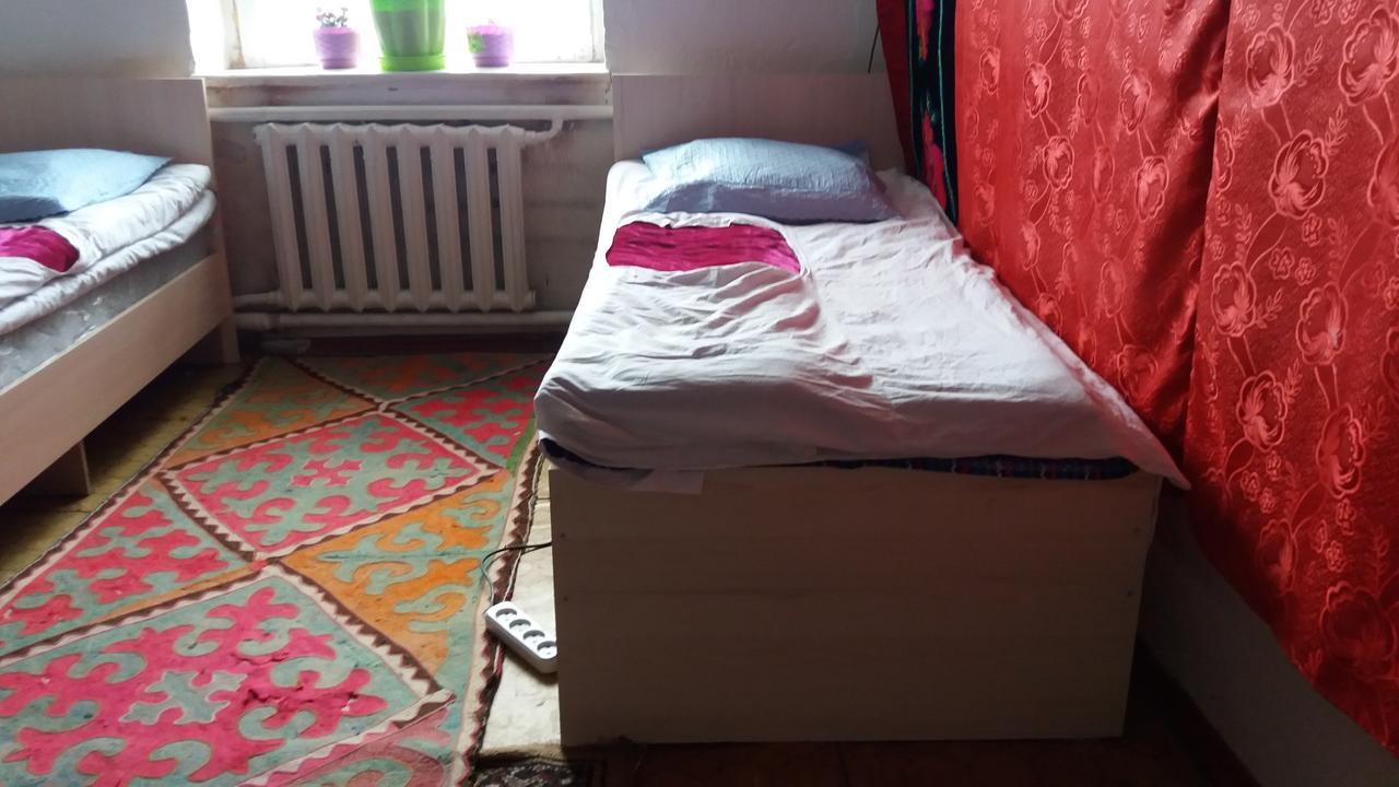 Happy Hostel In Kochkor מראה חיצוני תמונה