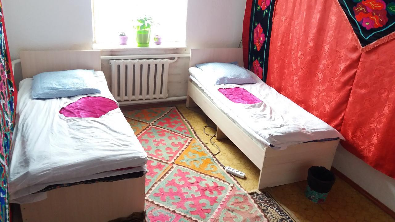 Happy Hostel In Kochkor מראה חיצוני תמונה