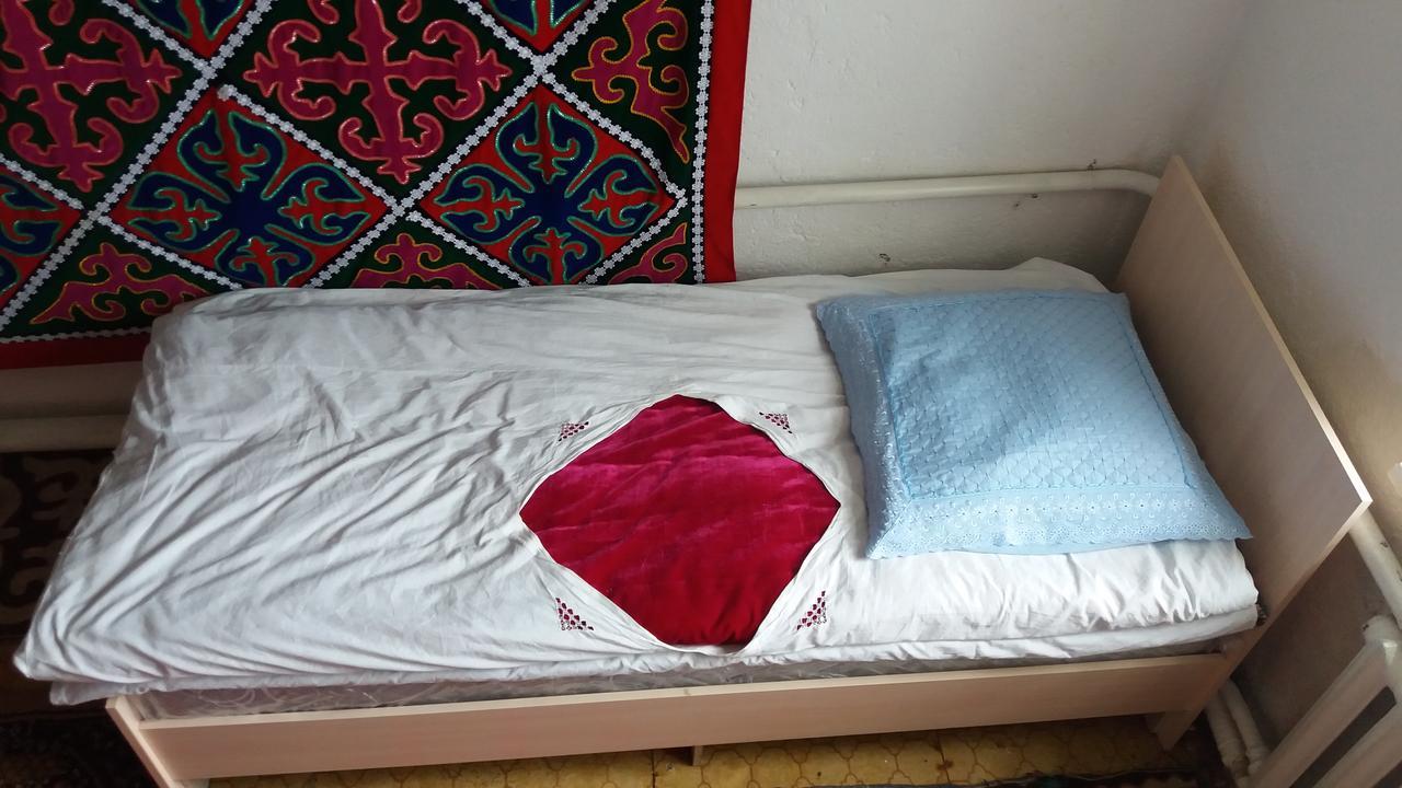 Happy Hostel In Kochkor מראה חיצוני תמונה