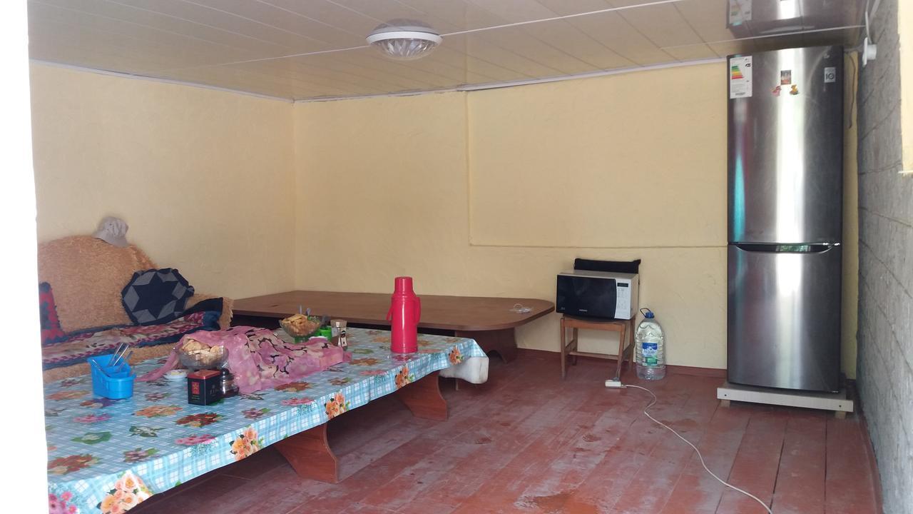 Happy Hostel In Kochkor מראה חיצוני תמונה