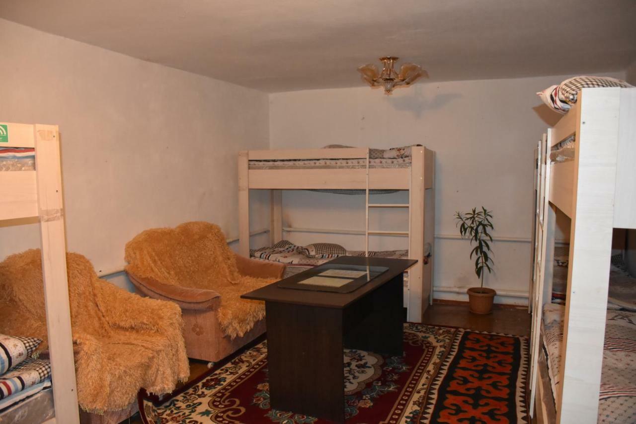Happy Hostel In Kochkor מראה חיצוני תמונה